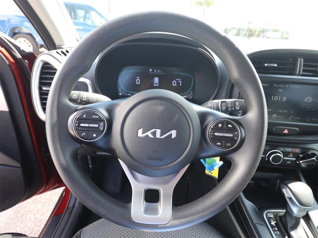 Used 2025 Kia Soul LX w/ LX Technology Package image 15