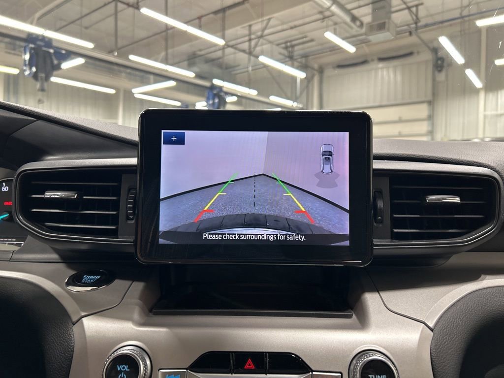 Certified 2024 Ford Explorer XLT w/ Class IV Trailer Tow Package image 21