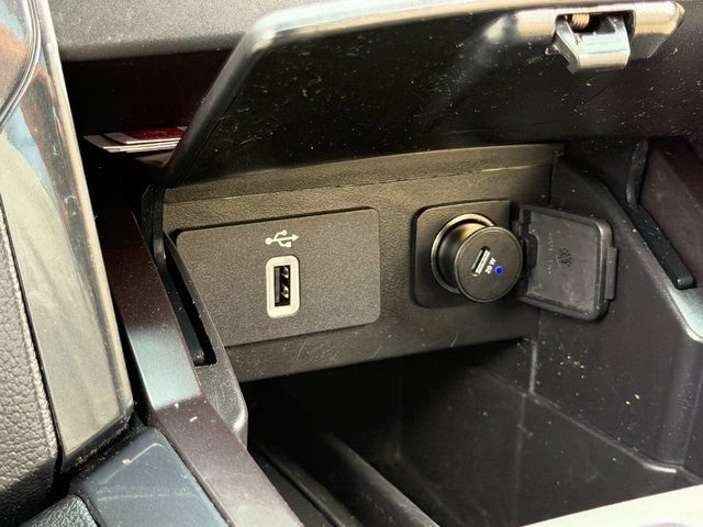 Certified 2017 Ford Explorer XLT w/ Equipment Group 202A FWD image 25