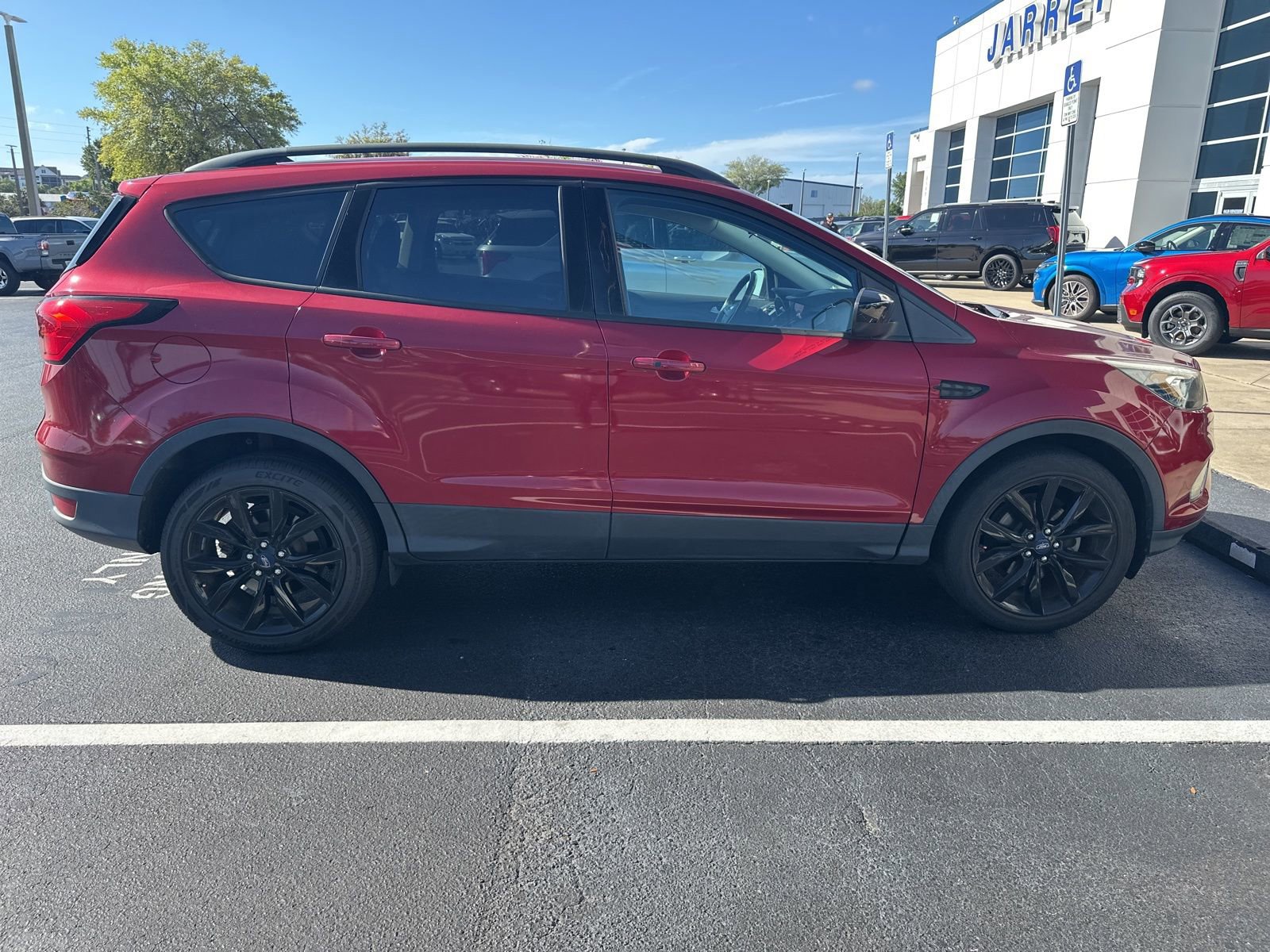 Certified 2019 Ford Escape SE FWD image 6