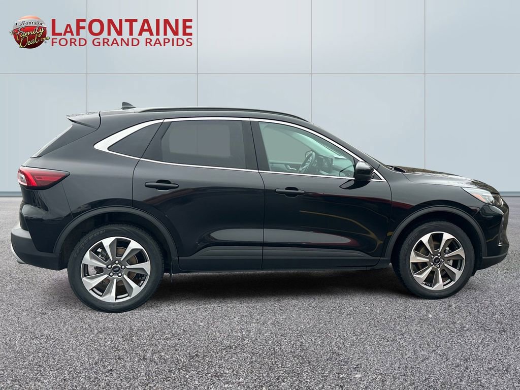 Certified 2024 Ford Escape Platinum AWD/4WD image 8