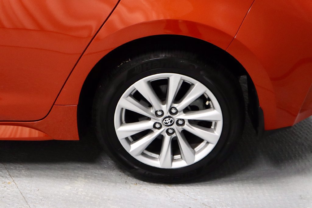 Used 2025 Toyota Corolla SE w/ SE Package FWD image 16