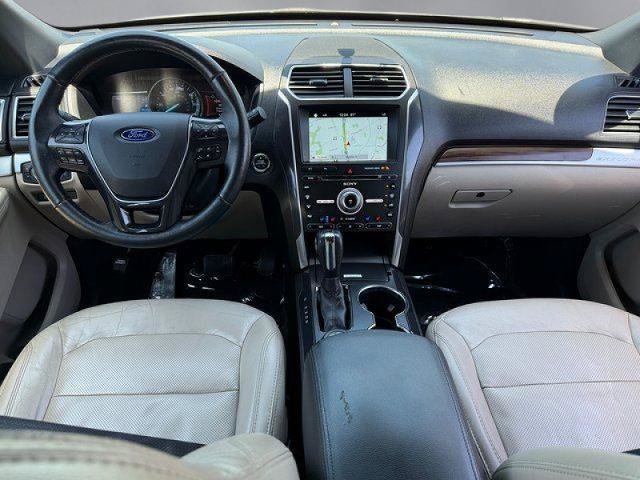 Certified 2018 Ford Explorer Limited AWD/4WD image 3