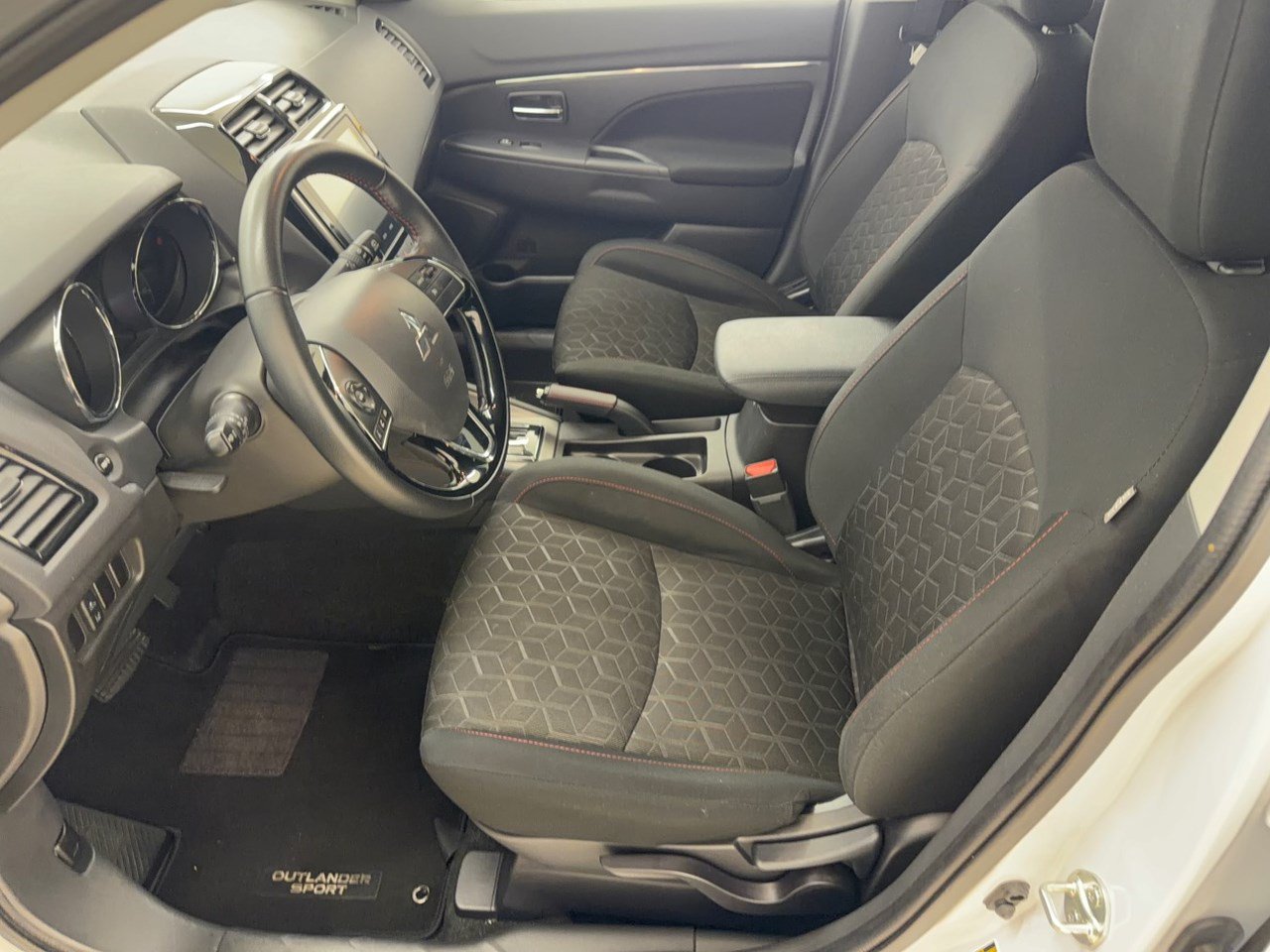 Used 2025 Mitsubishi Outlander Sport LE AWD/4WD image 5