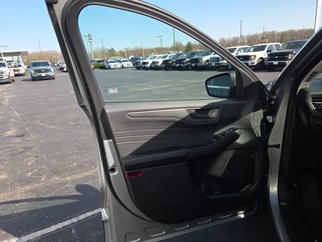 Certified 2023 Ford Escape Active AWD/4WD image 24