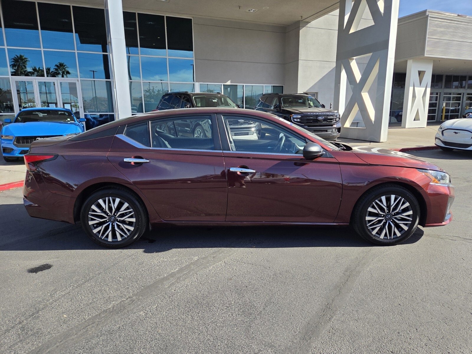 Used 2024 Nissan Altima 2.5 SV image 6