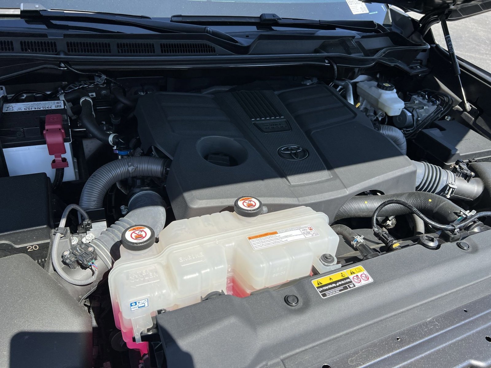 Used 2023 Toyota Tundra Platinum AWD/4WD image 34