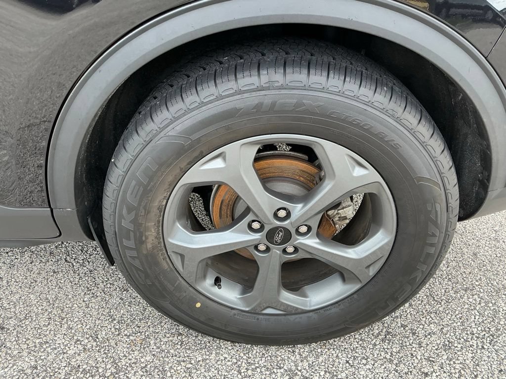 Certified 2025 Ford Escape ST-Line FWD image 24