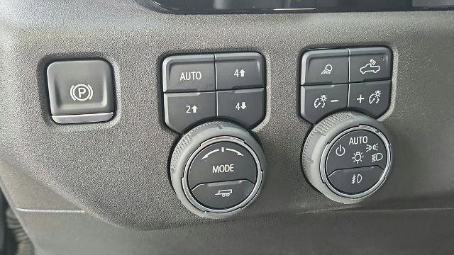 Used 2025 Chevrolet Silverado 1500 High Country w/ Technology Package image 10