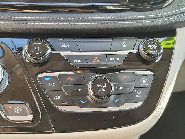 Used 2022 Chrysler Pacifica Touring-L FWD image 20