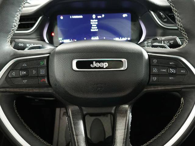 Used 2024 Jeep Grand Cherokee Limited w/ Luxury Tech Group II AWD/4WD image 21