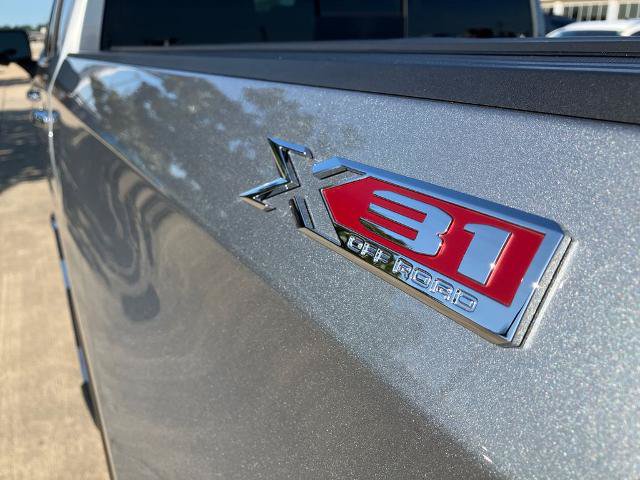 Used 2026 GMC Sierra 1500 SLT w/ SLT Premium Plus Package AWD/4WD image 30