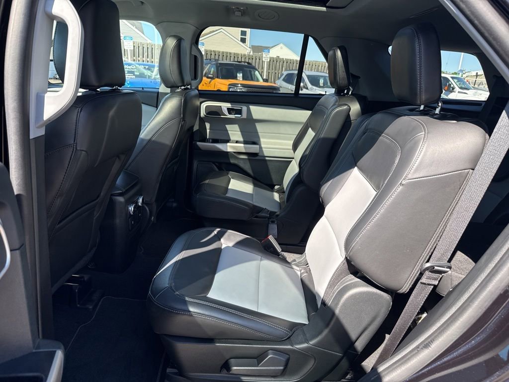 Certified 2023 Ford Explorer XLT w/ Equipment Group 202A AWD/4WD image 25