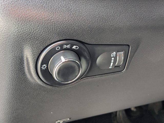 Used 2022 Jeep Compass Sport image 19