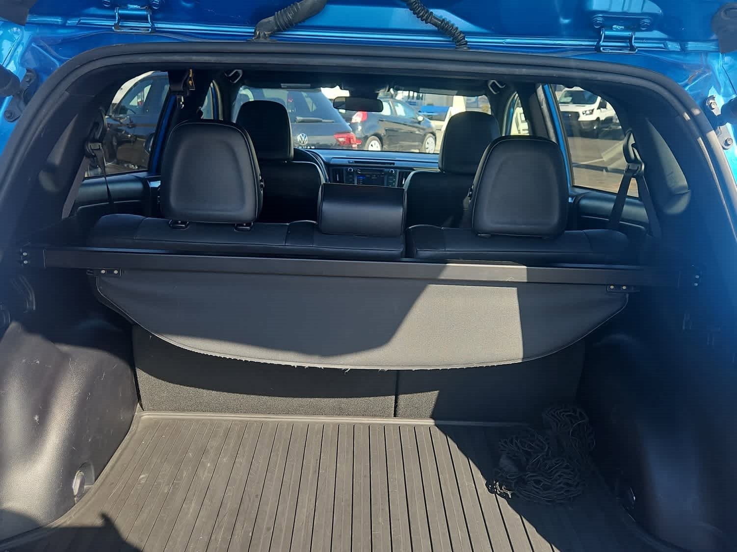 Used 2017 Toyota RAV4 SE image 9