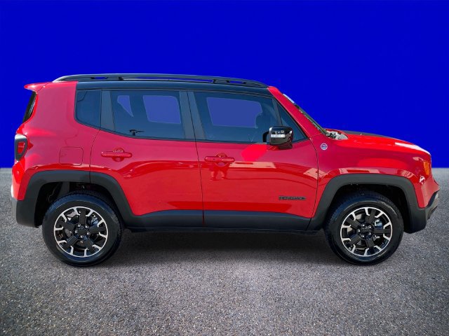 Used 2023 Jeep Renegade Trailhawk w/ Sun/Sound Group AWD/4WD image 2