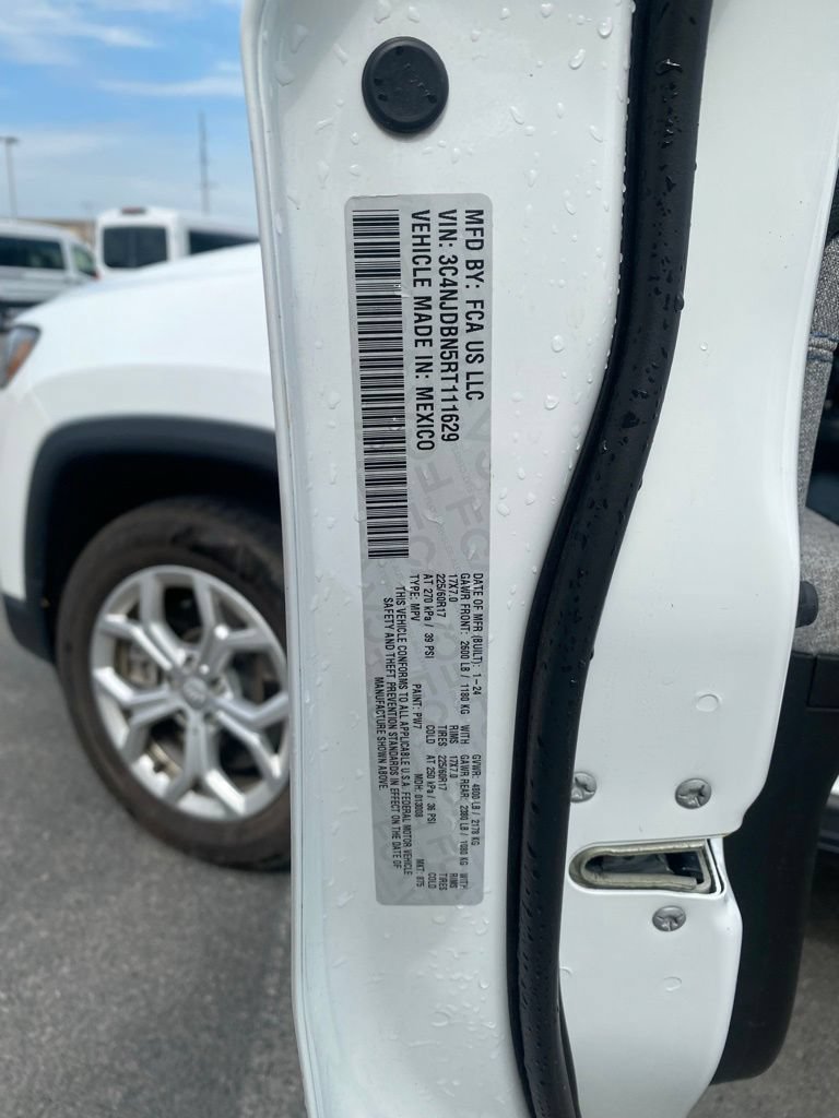 Used 2024 Jeep Compass Latitude AWD/4WD image 14