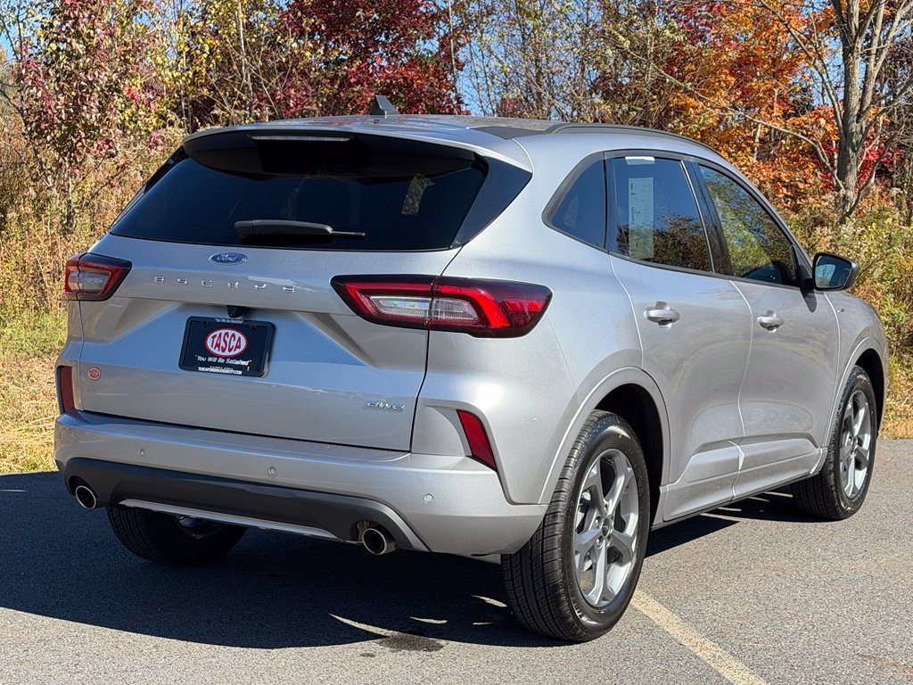 Certified 2023 Ford Escape ST-Line w/ Tech Pack #1 AWD/4WD image 31