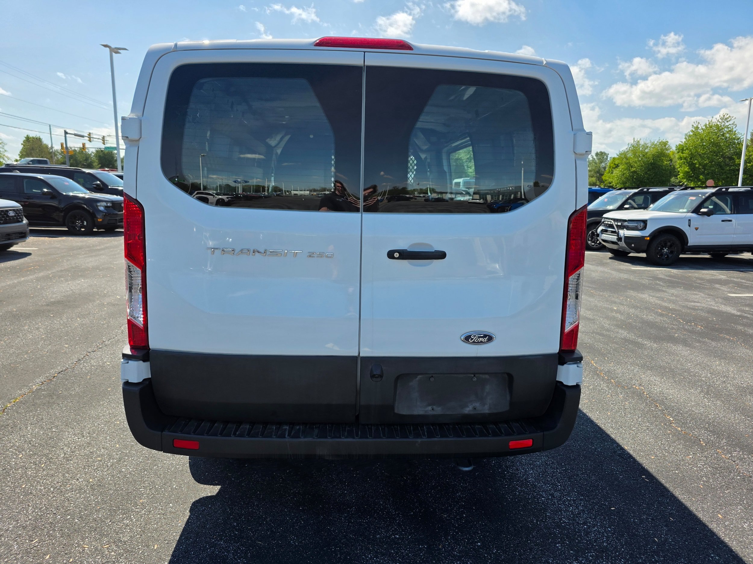 Certified 2024 Ford Transit 250 Low Roof w/ Exterior Upgrade Package RWD image 4