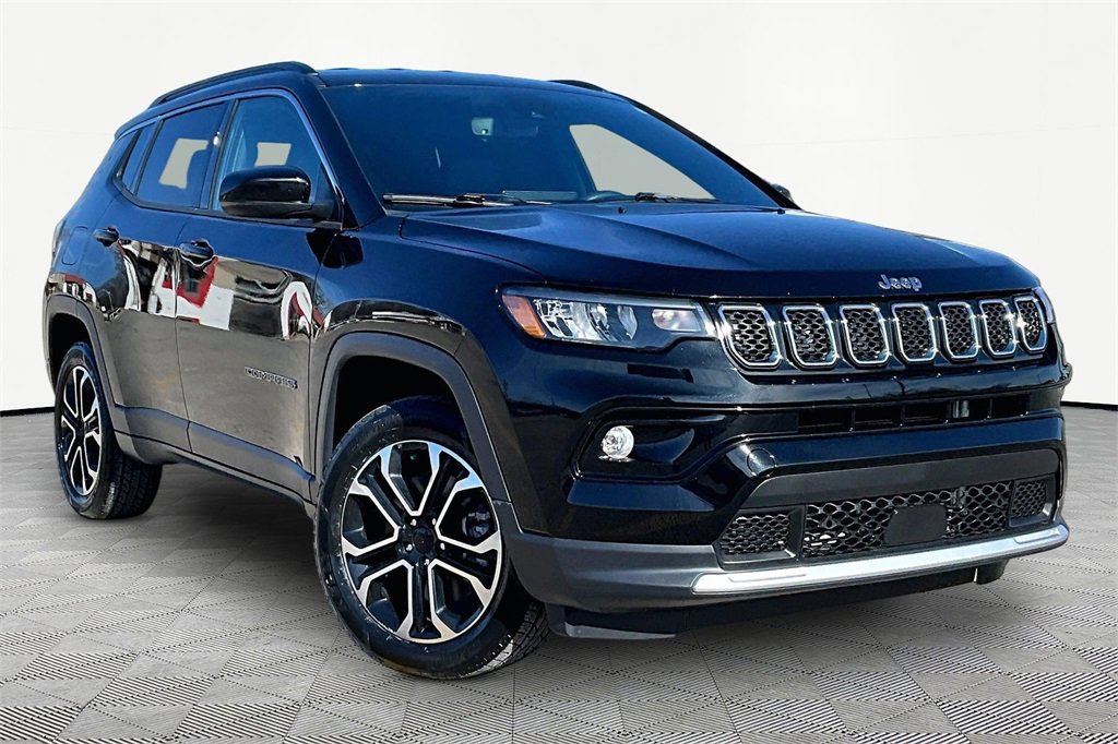 Used 2023 Jeep Compass Limited image 12