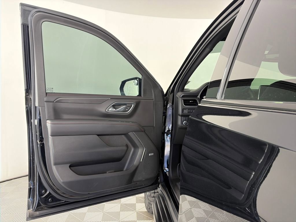 Used 2021 Chevrolet Suburban RST w/ Rear Media and Nav Package image 9