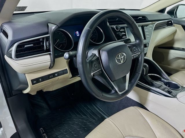 Used 2018 Toyota Camry L image 10