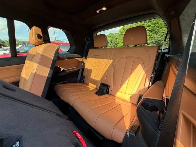Used 2021 BMW X7 xDrive40i w/ M Sport Package AWD/4WD image 30