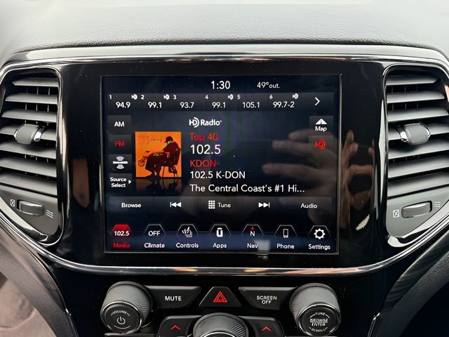 Used 2021 Jeep Grand Cherokee Laredo X image 25