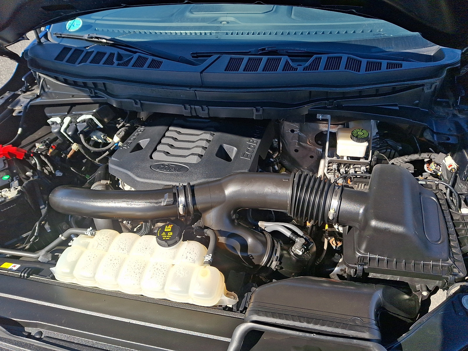 Certified 2022 Ford F150 XLT w/ Equipment Group 302A High image 27