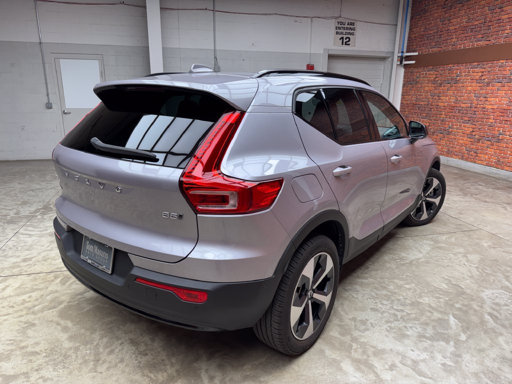 Used 2026 Volvo XC40 B5 Plus AWD/4WD image 5