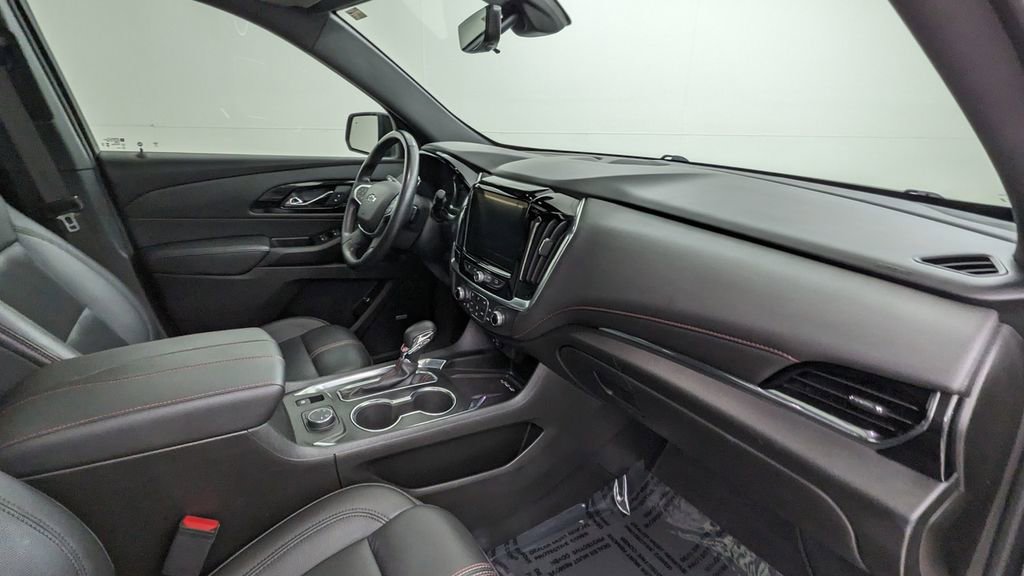 Used 2023 Chevrolet Traverse RS image 42