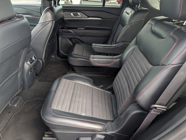 Certified 2025 Ford Explorer ST-Line image 19