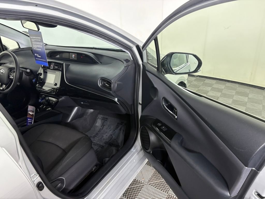 Used 2019 Toyota Prius image 32
