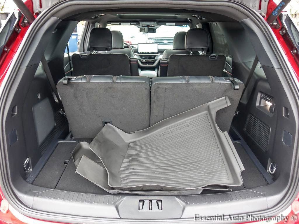 Certified 2025 Ford Explorer ST image 25