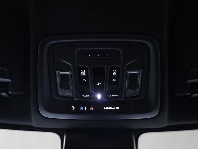 Used 2024 Chevrolet Silverado 2500 ZR2 w/ Technology Package image 17