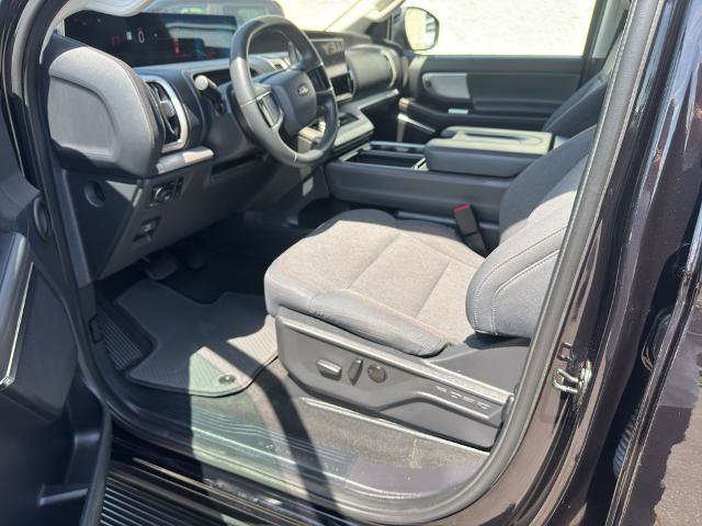 Certified 2025 Ford Expedition Active AWD/4WD image 5