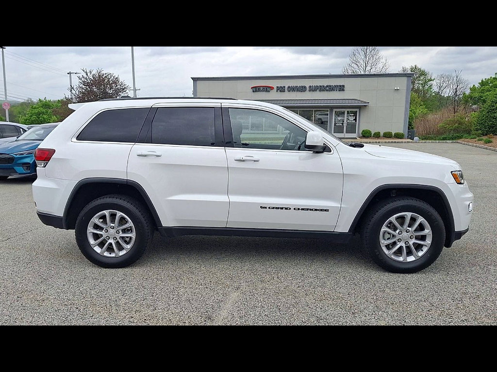 Used 2022 Jeep Grand Cherokee Laredo E AWD/4WD image 9