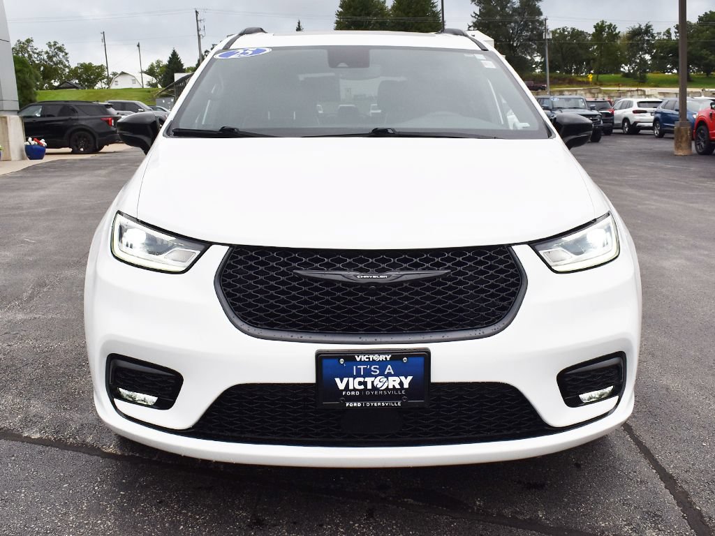 Used 2025 Chrysler Pacifica Limited FWD image 27