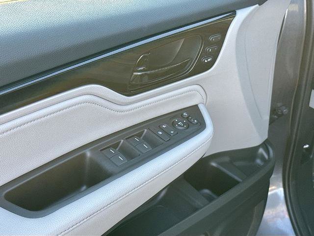 Used 2023 Honda Odyssey Elite image 16