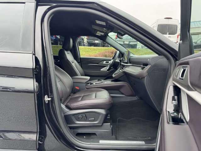 Certified 2026 Ford Explorer Platinum AWD/4WD image 6