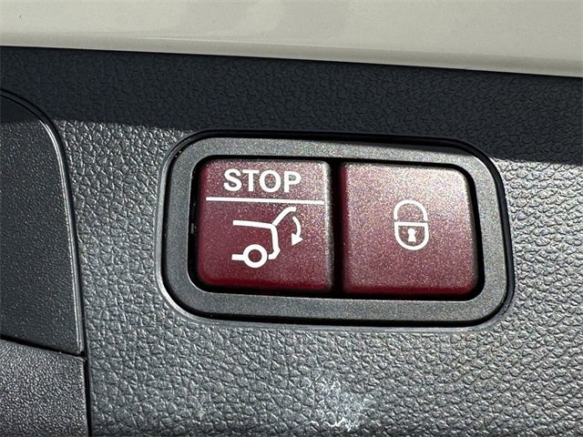 Used 2021 Mercedes-Benz GLC 300 image 31