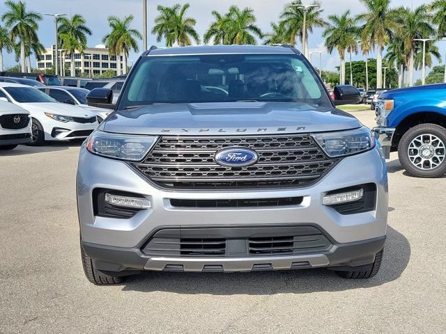 Certified 2022 Ford Explorer XLT w/ Equipment Group 202A RWD image 2