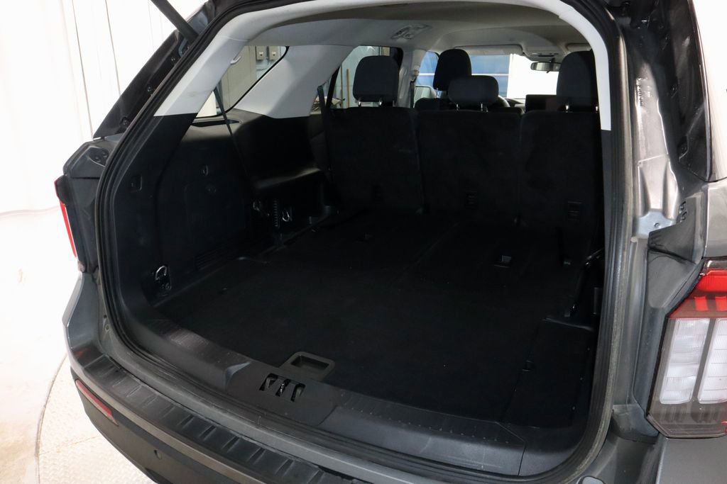 Certified 2025 Ford Explorer Active AWD/4WD image 15