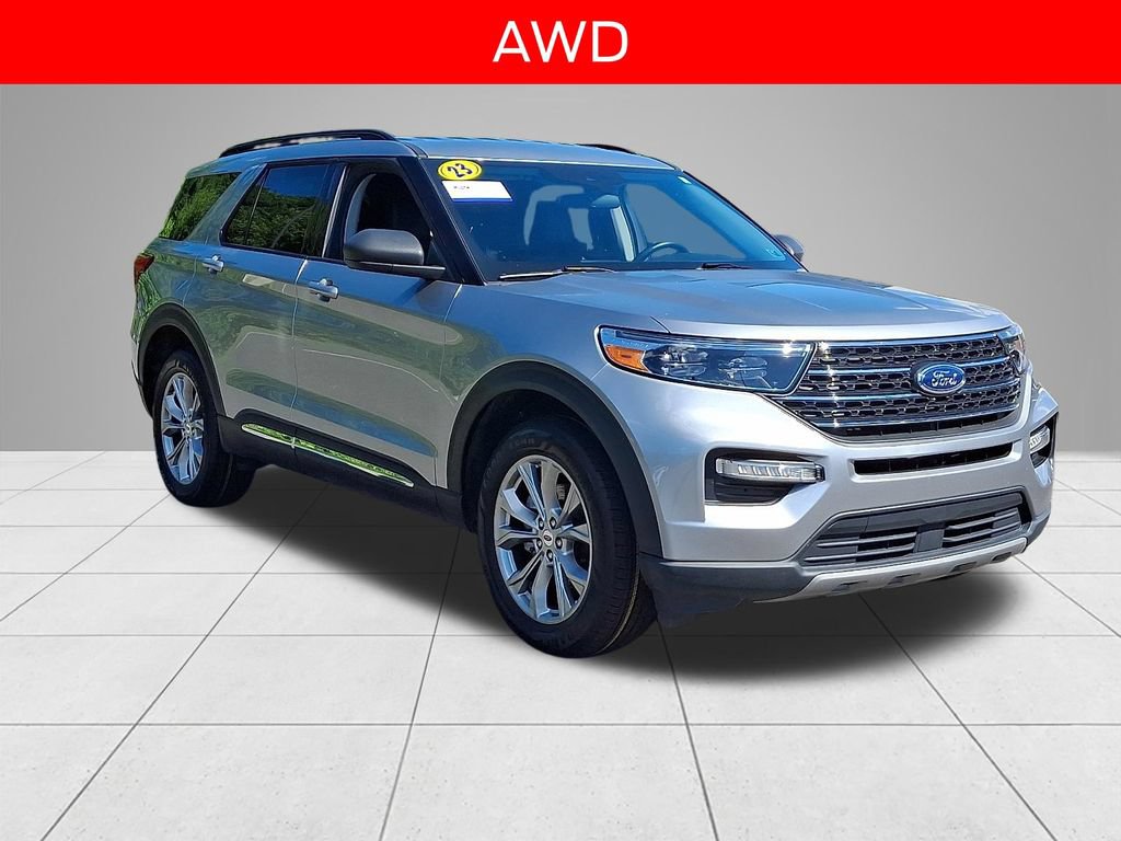 Certified 2023 Ford Explorer XLT w/ Equipment Group 202A AWD/4WD image 3