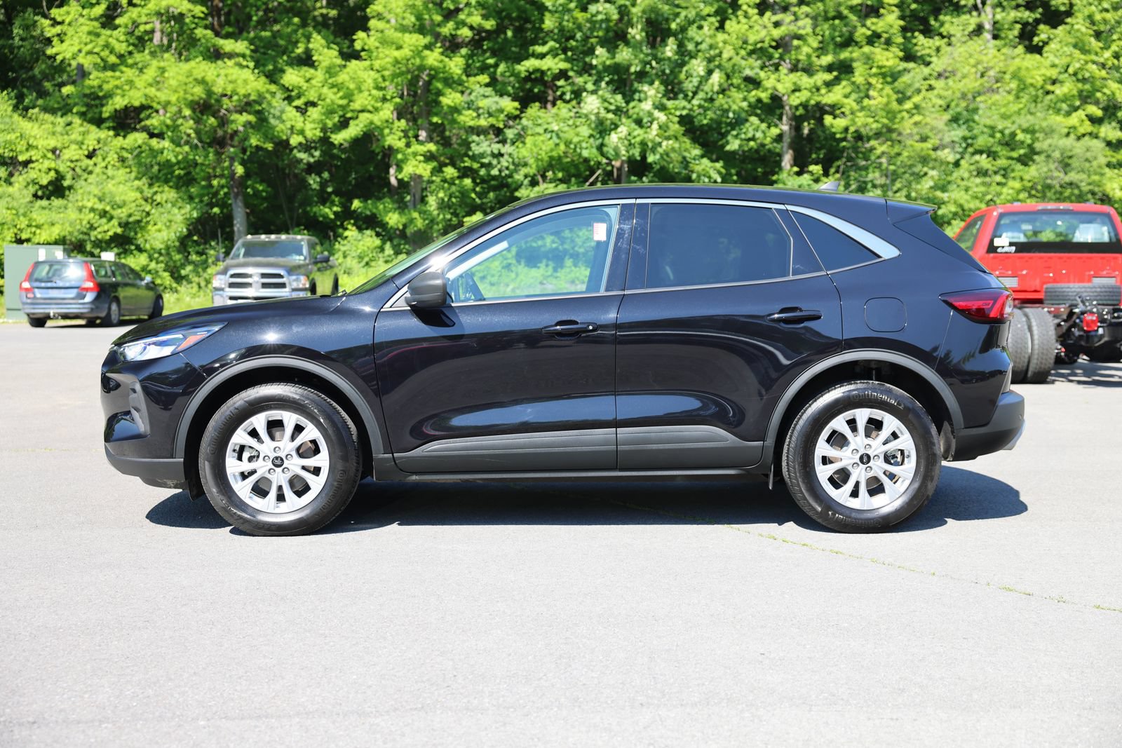 Certified 2023 Ford Escape Active AWD/4WD image 2