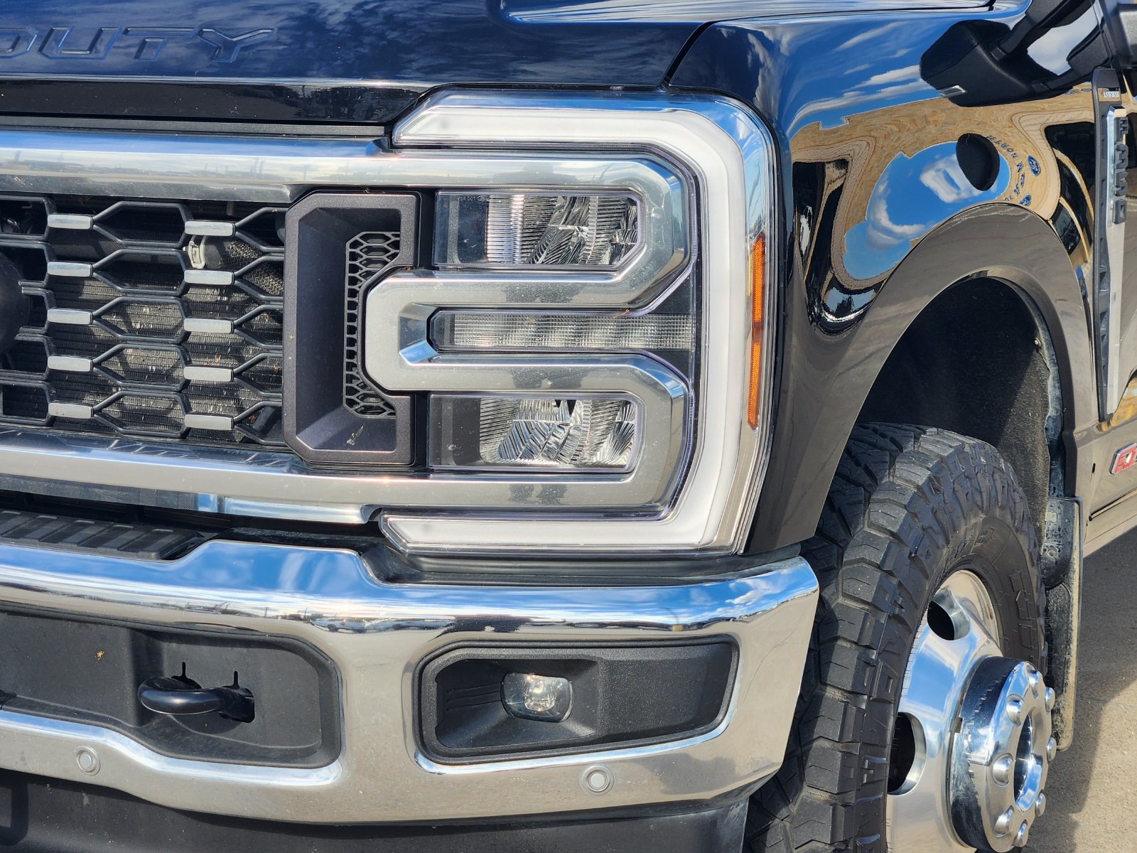Certified 2024 Ford F350 Lariat w/ Lariat Ultimate Package AWD/4WD image 10
