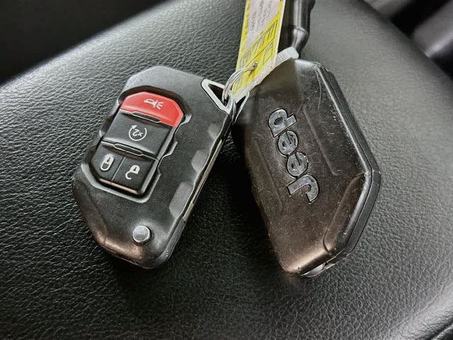 Used 2020 Jeep Gladiator Sport w/ Quick Order Package 24S AWD/4WD image 22