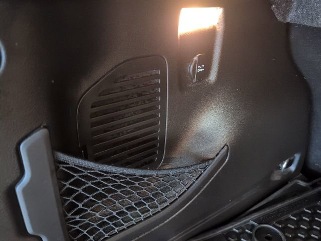 Used 2017 Jeep Renegade Trailhawk image 31