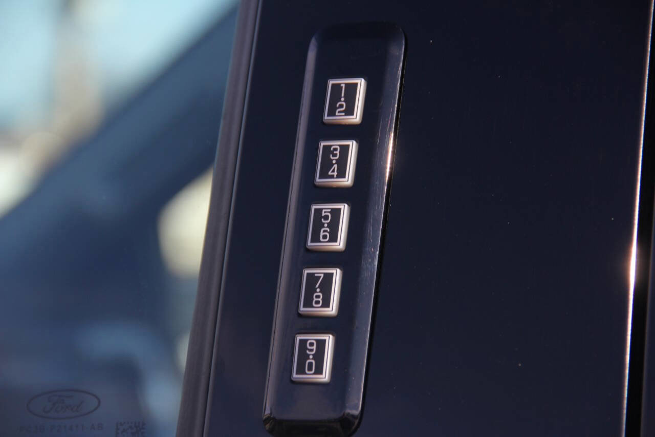 Certified 2024 Ford F250 XLT image 11
