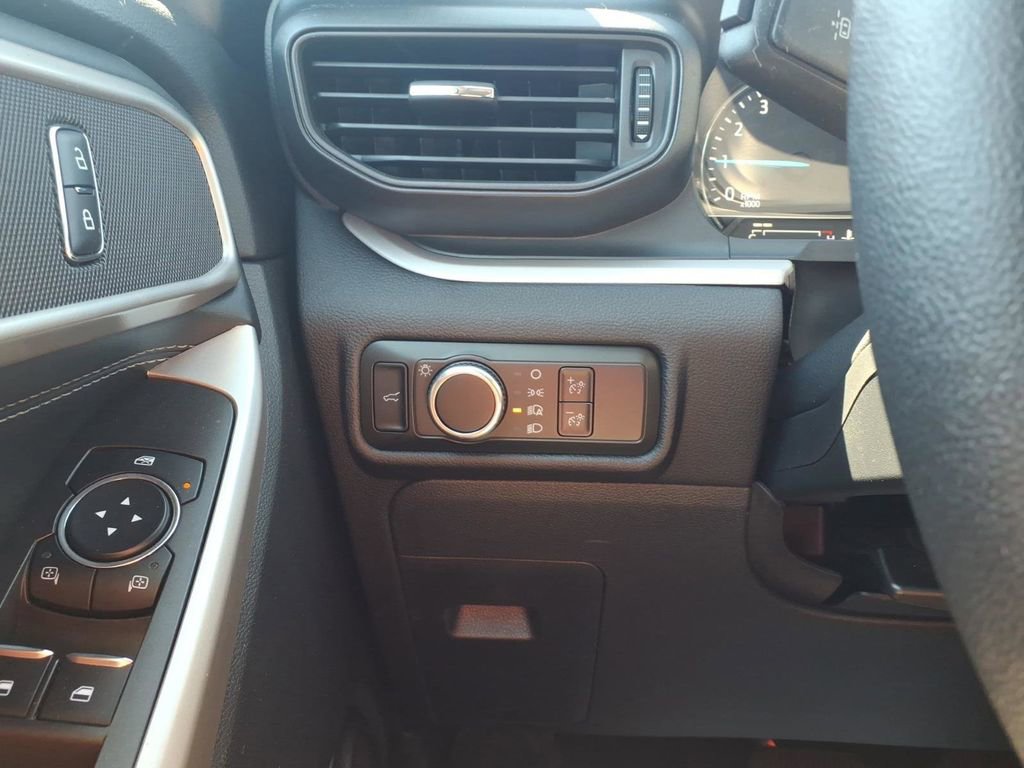 Certified 2024 Ford Explorer XLT AWD/4WD image 15